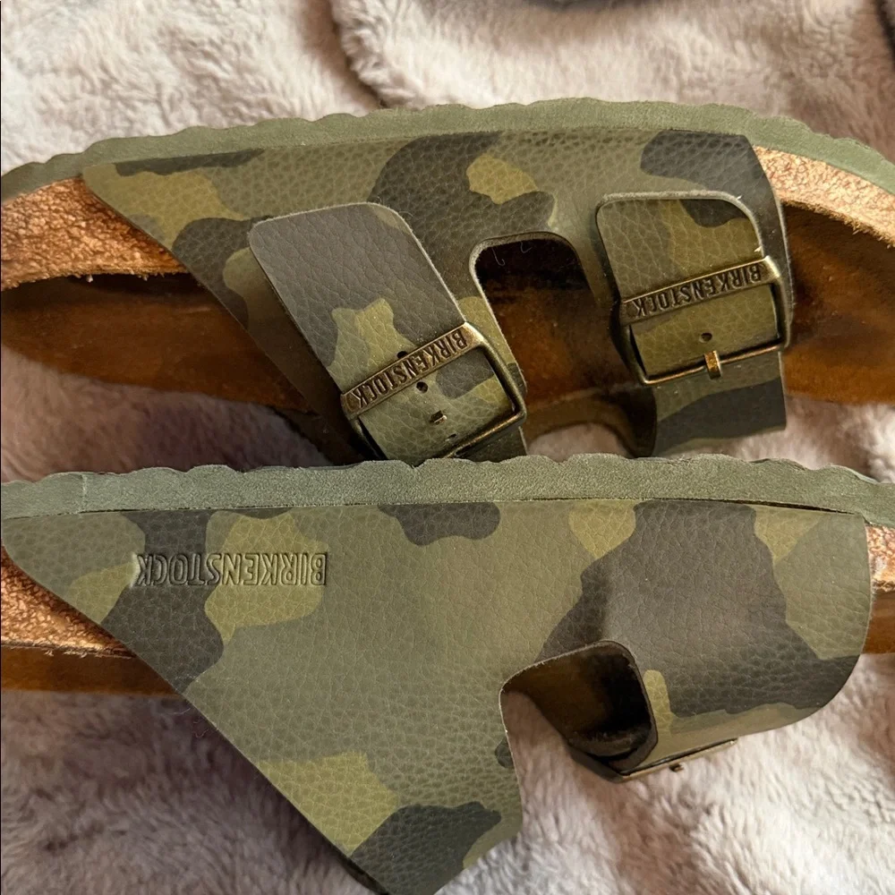 EUC - Birkenstock Arizona Camo Double Buckle Slide Sandals Size 38 - Picture 5 of 9